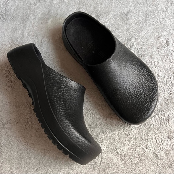 Birkenstock Super Birki Water Resistant Polyurethane Slip-On Garden Clog Black - Picture 1 of 11